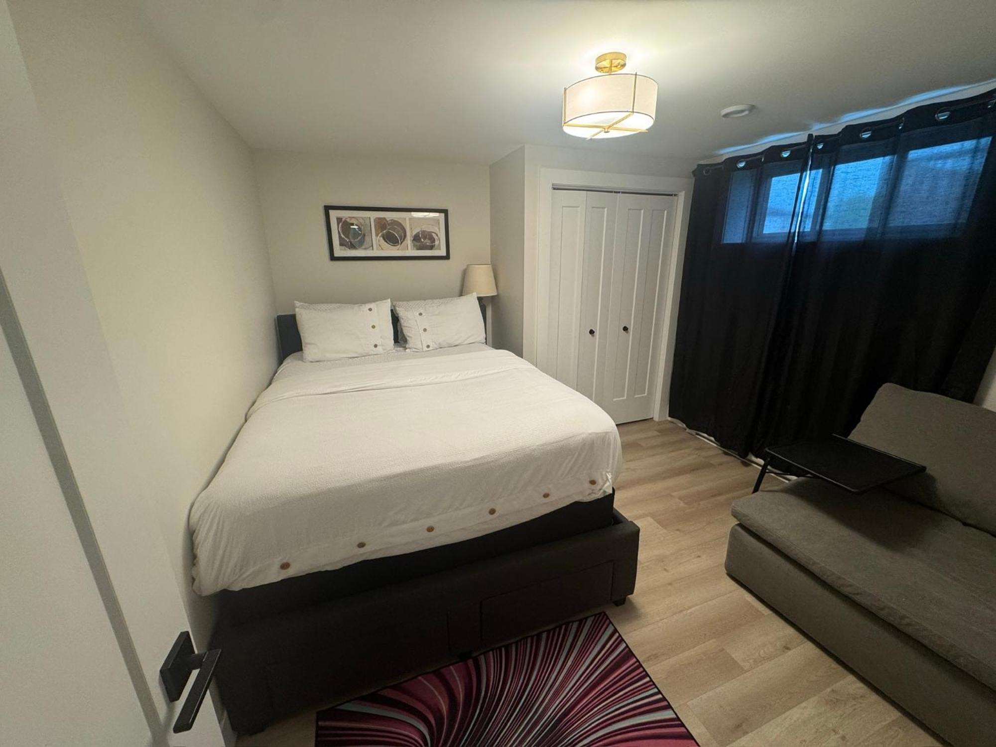 Cozy Close To Moncton Airport Hébergement de vacances *